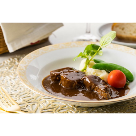 東京・日比谷 「モルソー」 秋元さくら監修 牛すね肉の赤ワイン煮込み