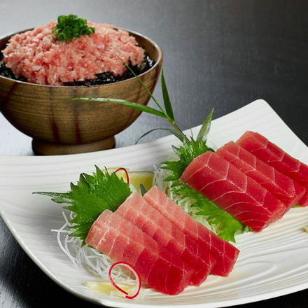 神奈川 「三浦三崎」 目鉢まぐろの詰合せ 中トロ100g、赤身100g×2、すきみ100g×2 解凍