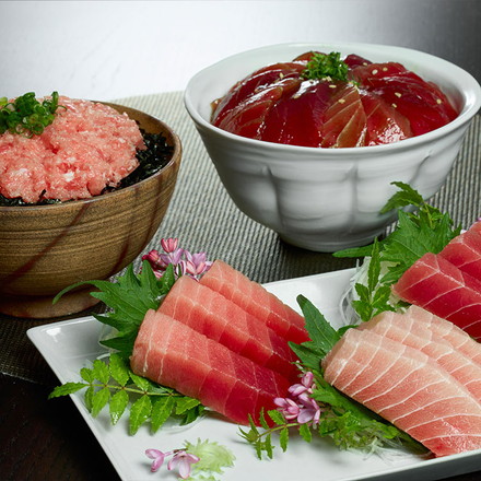 神奈川 「三浦三崎」 まぐろ三昧セット 目鉢鮪大トロ100g×1、中トロ100g×1、赤身100g×1、すきみ100g×2、漬け鮪100g×2 解凍