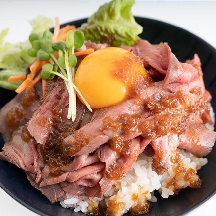 兵庫 神戸肉バル 「バルティロ」 赤ワイン仕立てのローストビーフ