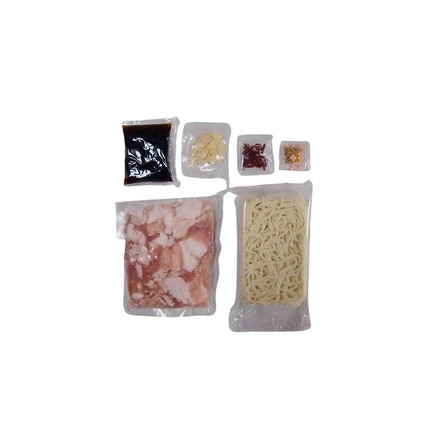 福岡 博多 牛もつ鍋 牛もつ肉（国内産）100g×1袋、ちゃんぽん麺180g×1玉、にんにく3g×1袋、唐辛子0.5g×1袋、白ごま0.7g×1袋、もつ鍋用濃縮スープ85g×1袋