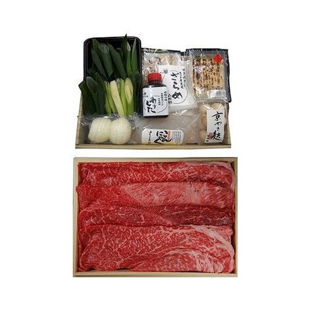 京都モリタ屋 国産 黒毛和牛 赤身 すき焼き セット 黒毛和牛肩モモ400g、割り下1本(200ml)、九条ネギ100g、焼豆腐240g、糸こんにゃく250g、玉葱1個、ささがきごぼう80g、麩×8個、ザラメ100g