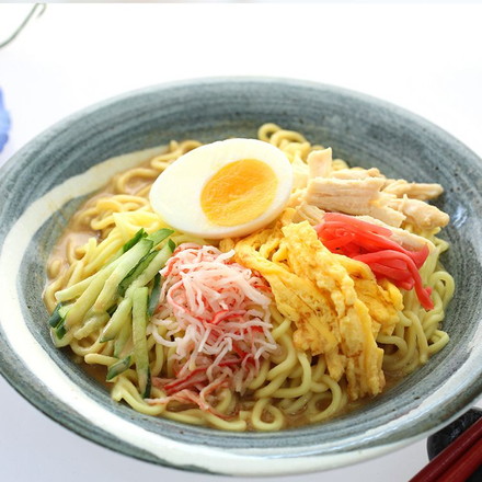 繁盛店 冷やし中華セット 乾麺8食 新生活 お祝い お取り寄せ 帯広「らあめんとん平」冷やし中華×2箱（1箱あたり麺70ｇ×2、スープ80g×2入）、秋田「十郎兵衛」冷やし中華×2箱（1箱あたり麺70ｇ×2、スープ60ｇ×2入）