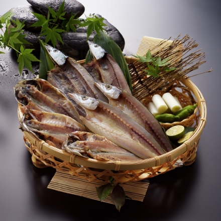 静岡　沼津「奥和」干物3種セット（真あじ開き3枚（計180g）、かます開き2枚（計160g）、さんま開き2枚（計180g））