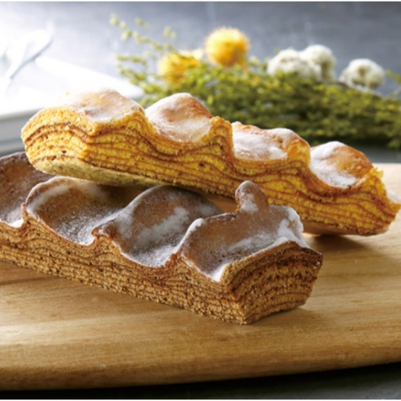 「ラ・ベットラ・ダ・オチアイ」薪型バウムクーヘン（オレンジピール入り/コーヒーバウムクーヘン各1本）