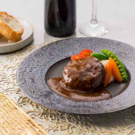 東京・六本木 「レストランリューズ」 飯塚隆太監修　濃厚濃厚デミグラスソースハンバーグ150ｇ×4