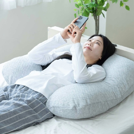 スマホがみやすい包まれまくら クッション 抱き枕 スマホ枕 カバー付き