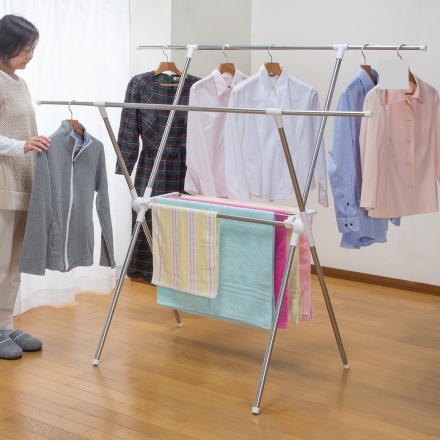X型ステンレス室内物干しスタンド（タオル掛け付き） 小物ハンガー付 部屋干しハンガー 省スペース