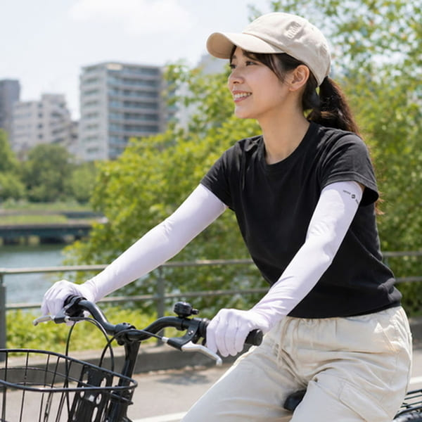 アサヒサイクル 冷感サイクルアームカバー COVERSLOVERS W43218 ラベンダーホワイト