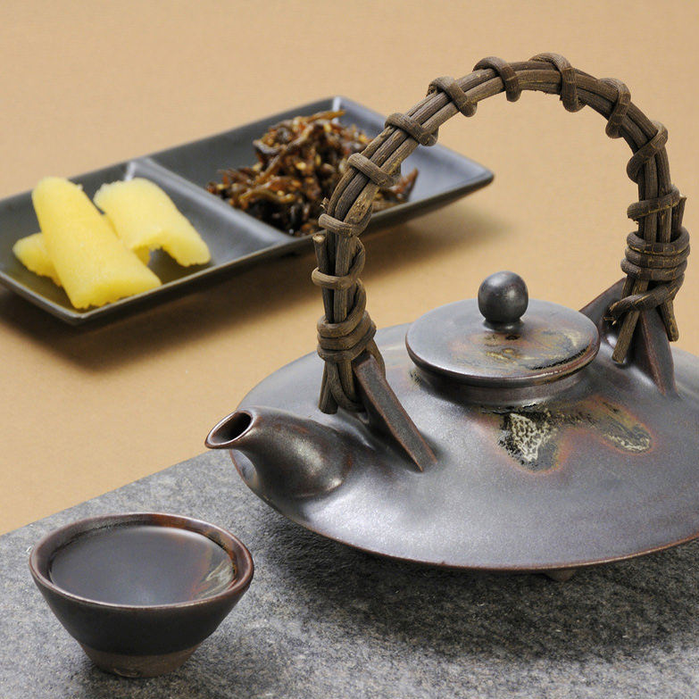 薩摩焼の黒じょか 2盃セット海に浮かぶ桜島をヒントにした焼酎の器 長太郎焼窯元・鹿児島県