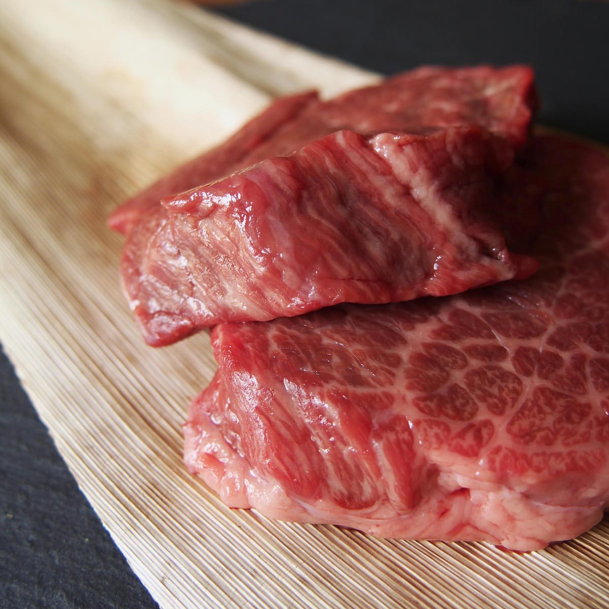 丸福商店　飛騨牛グリルカットステーキ 部位おまかせ 切り落とし〔切り落としステーキ200g、モモ肩リブロースのいずれか〕岐阜県