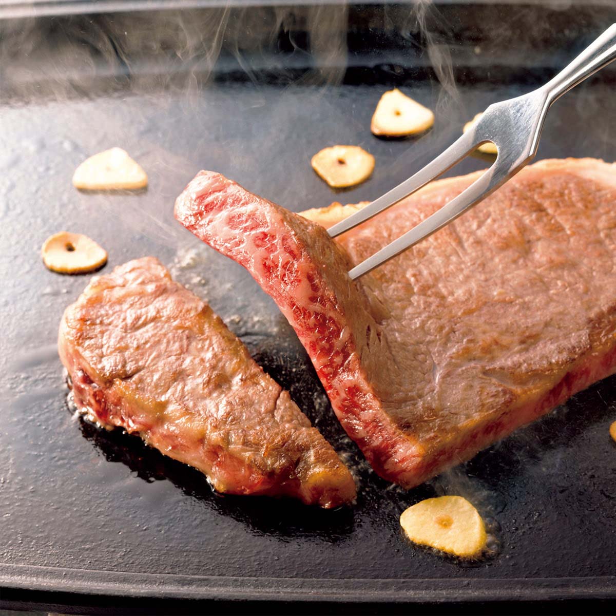 高橋畜産食肉　蔵王牛ロースステーキ〔2枚入、計300g〕宮城県産