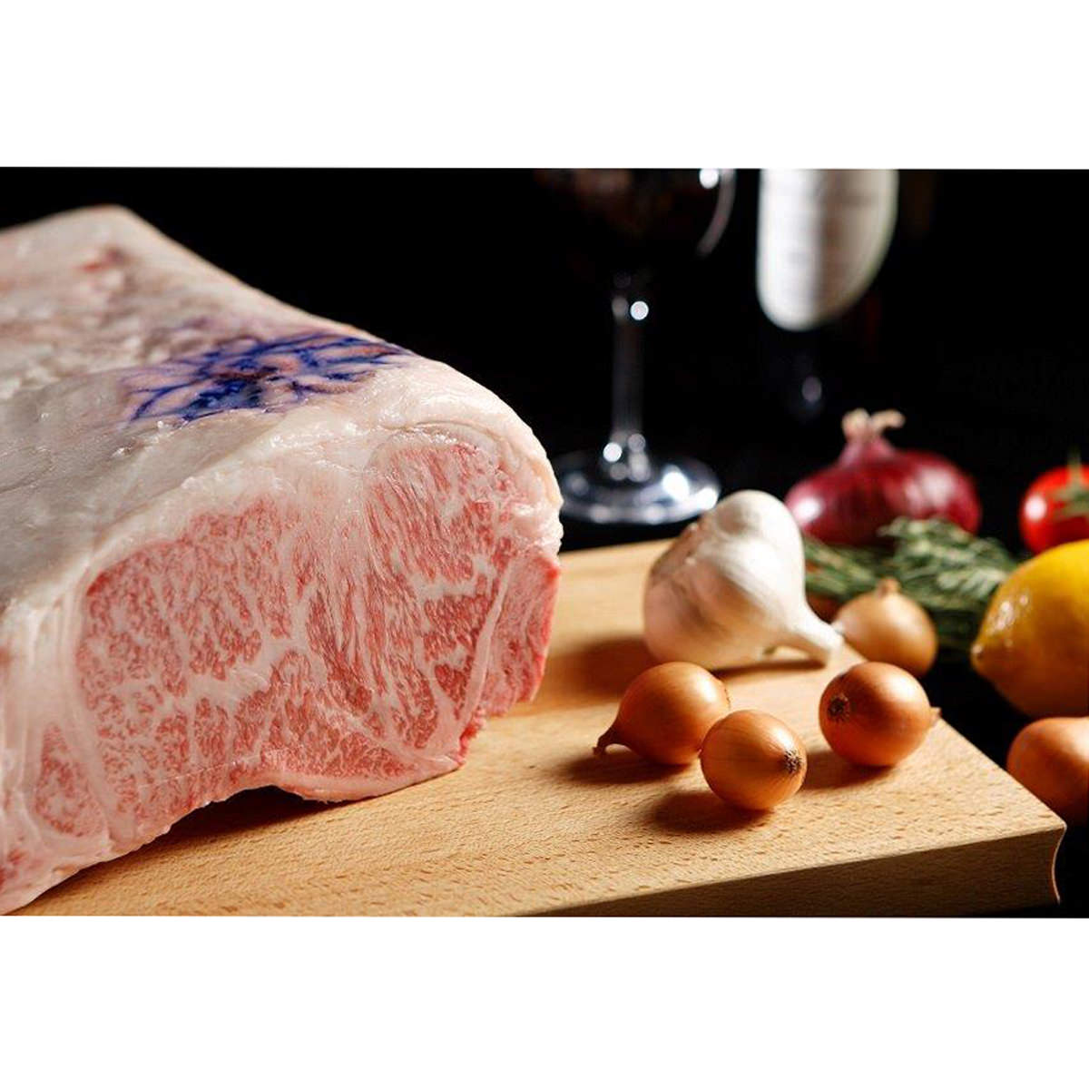 神戸牛 100%使用 じっくり煮込んだ 神戸ビーフ牛すじカレー 4食入〔200g×4〕