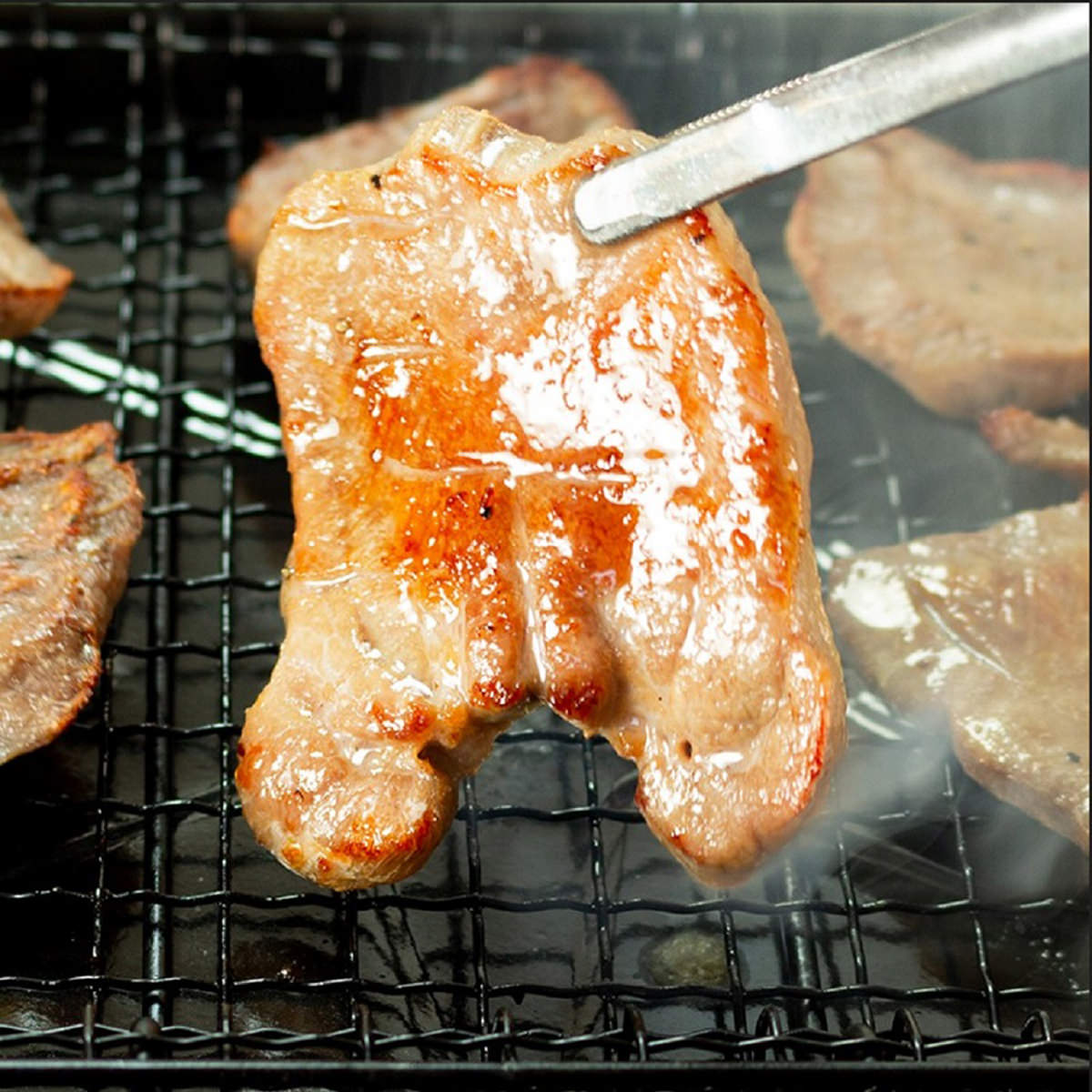 仔牛の牛タン丸ごと一本 塩麹熟成 〔240g〕 牛タン 牛肉 牛タン専門店 陣中