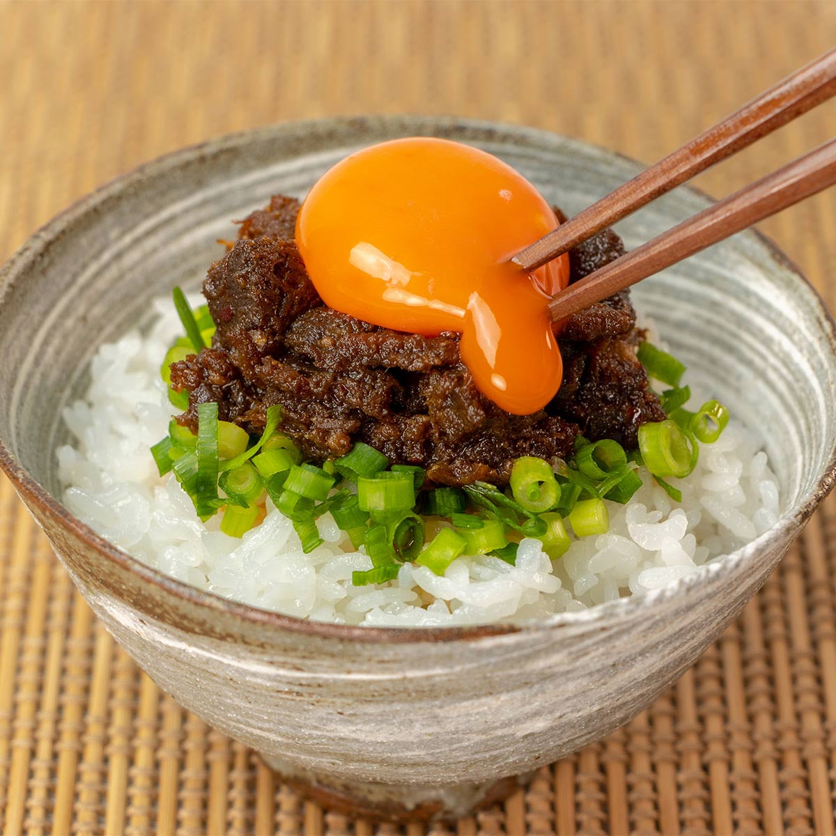 陣中 牛タン仙台ラー油 牛タン仙台ラー油辛口 セット〔牛タン仙台ラー油100g×2、牛タン仙台ラー油辛口100g×2〕 調味料 牛タン専門店陣中