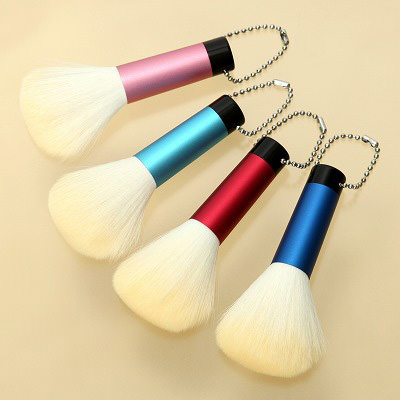 ■特許取得（第6128364）　熊野筆・洗顔用ブラシ（中）　有限会社宮尾産業　広島県 レッド