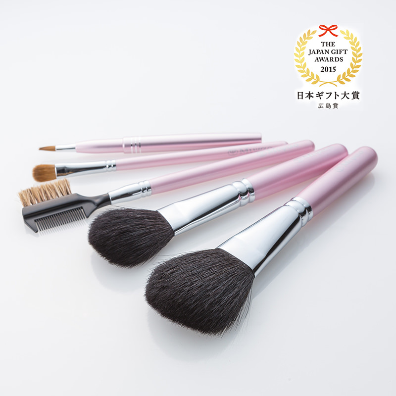 【日本ギフト大賞 2015 広島賞】熊野化粧筆メイクブラシ　ピンクパール5点セット　癒しの熊野化粧筆　宮尾　広島県　熊野筆の証シリアルナンバー付き商品