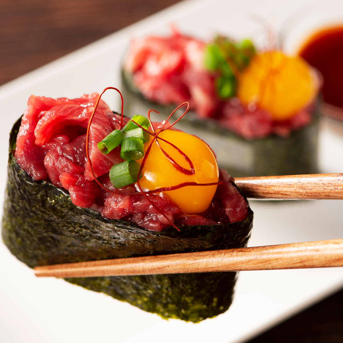 フジチク ふじ馬刺し おつまみユッケ 10個セット 〔ユッケ50g×10、ユッケたれ10g×10〕