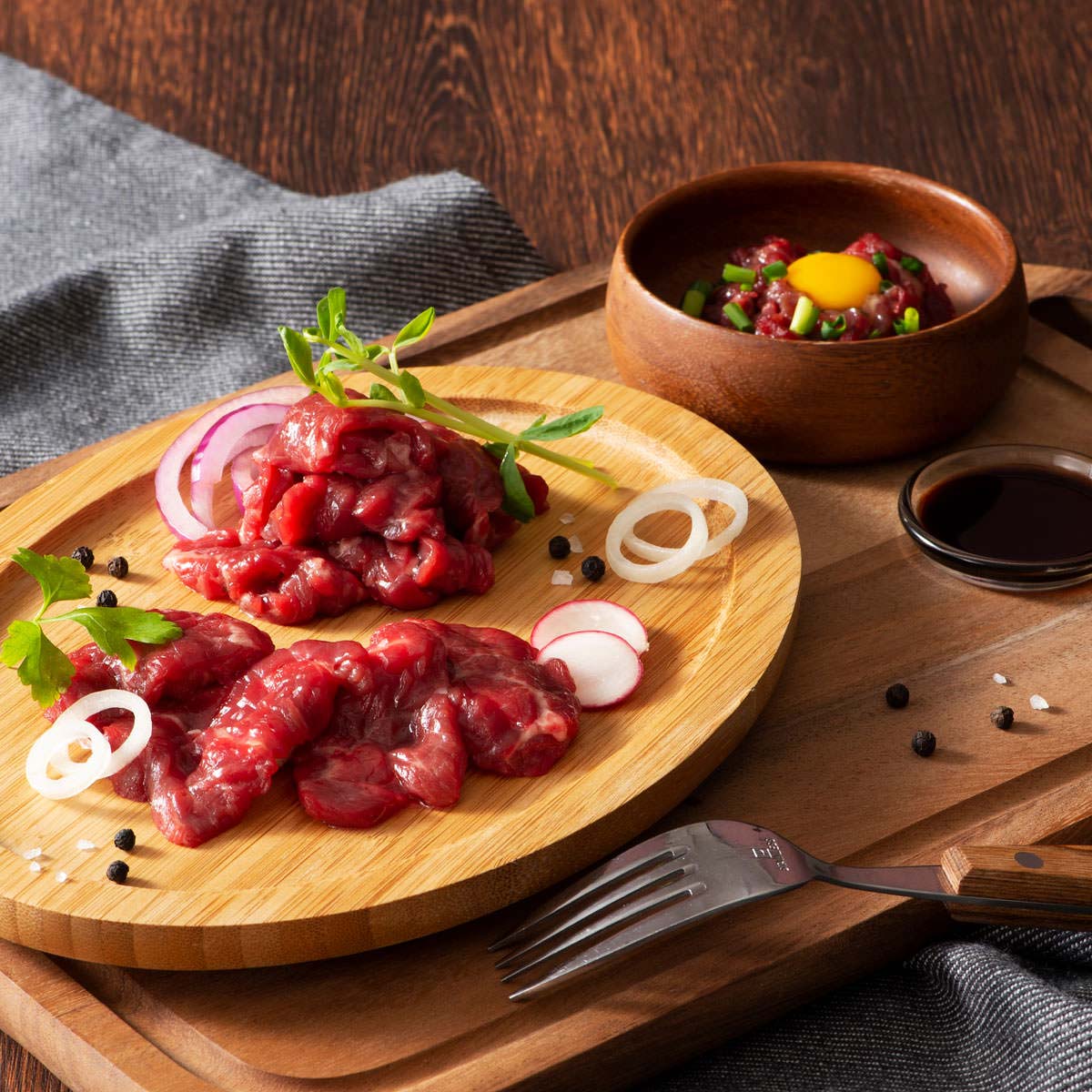 フジチク ふじ馬刺し 赤身堪能セット 〔上赤身80g×4、ユッケ50g×2、たれ・薬味〕