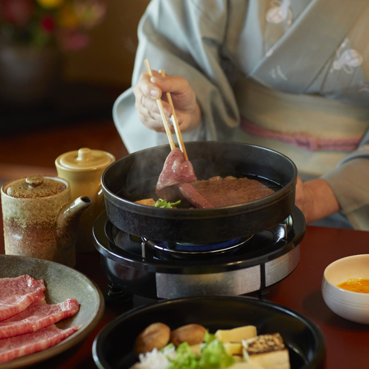 国産黒毛和牛 肩ロースすき焼 800g 〔800g〕 和牛 牛肉 東京都 精肉専門店 日山