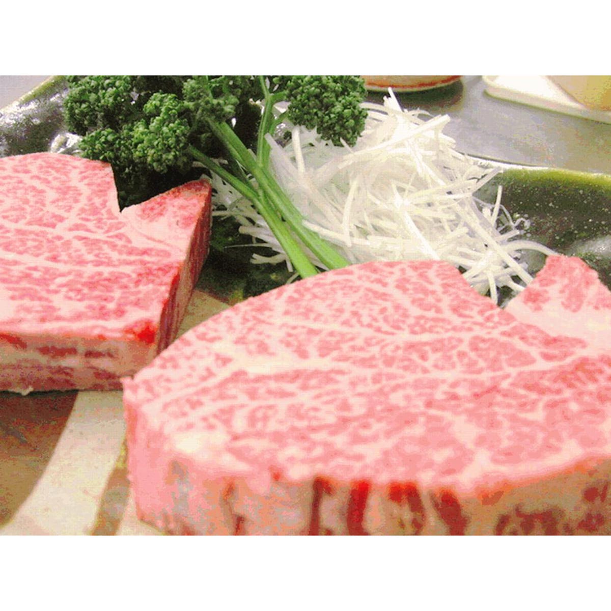 黒毛和牛 ヒレステーキ 2枚折 〔120g×2〕 東京 国産 牛肉 黒毛和牛 A5ランク 伊勢重