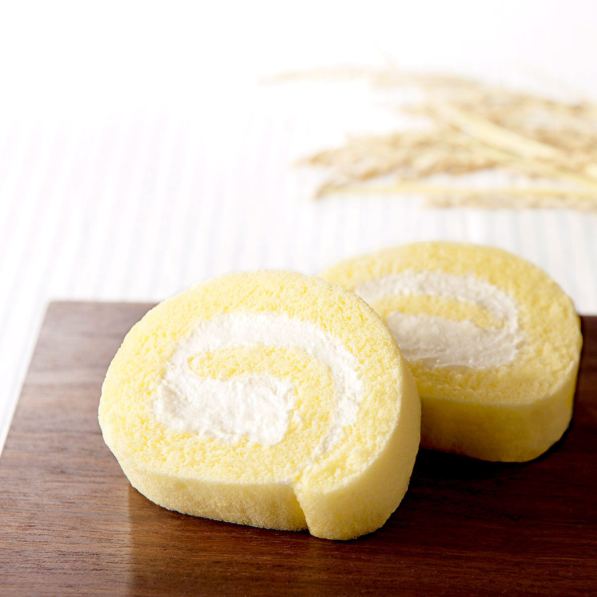 佐渡島 トキのお米ロール 2本入り1箱 〔1本18cm×2〕 ロールケーキ 洋菓子 新潟 嶋屋製菓所 しまや