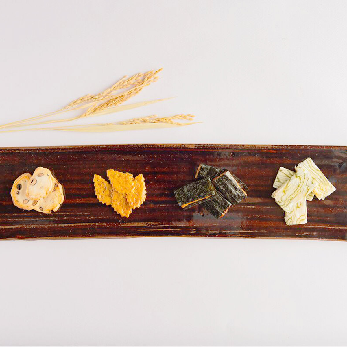 和菓子詰め合わせ 〔らんとう・おぼろ・黒大豆・焼き海苔・里おかき×各1、小浜饅頭×7〕 カステラ まんじゅう おかき 神奈川 日影茶屋