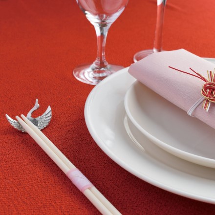 錫箸置き 夫婦鶴 〔大20g(幅5×奥行2.8×高さ1cm)・小18g (幅4.5×奥行2.5×高さ0.9cm)〕 箸置き 竹中銅器