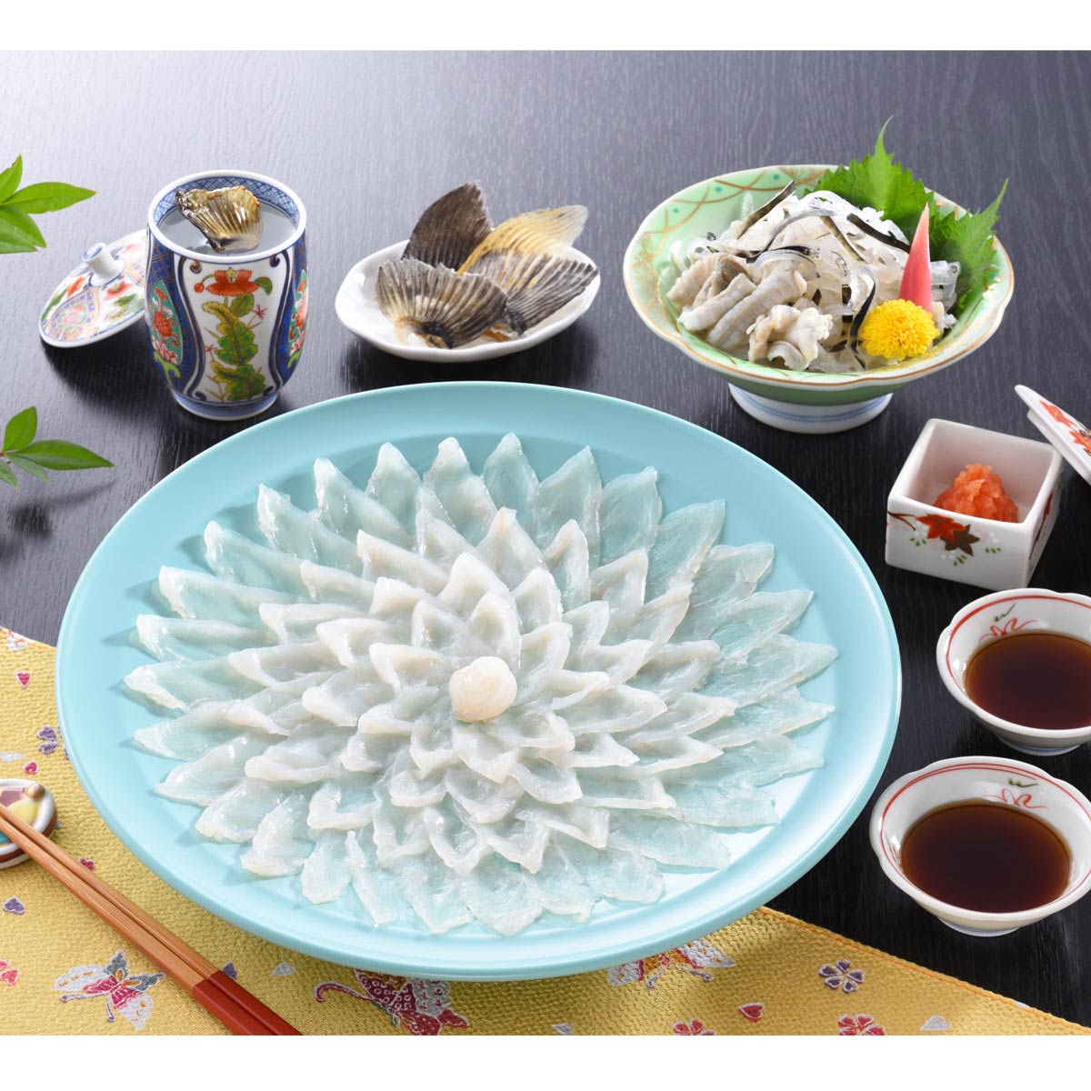 とらふく刺身 2～3人前セット 〔とらふく刺身100g、とらふく皮湯引き80g、焼きとらふくひれ4g、薬味〕 フグ刺し 日高本店