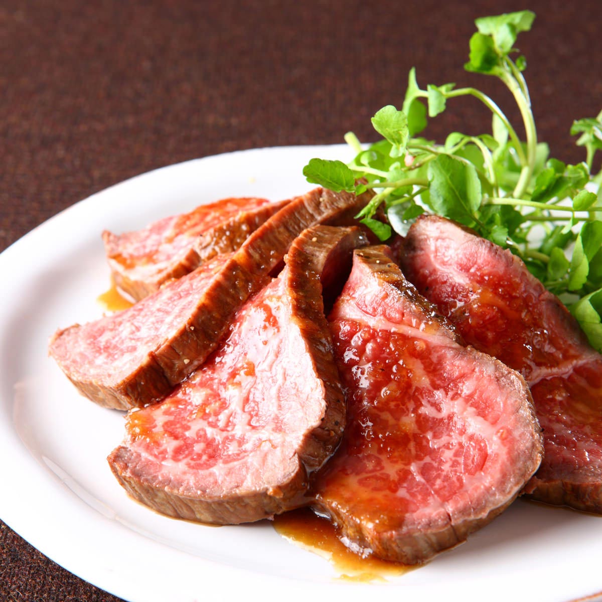 大阪焼肉はらだ本店 黒毛和牛ローストビーフ 〔ローストビーフ200g、ソース40g〕 惣菜【北海道・沖縄・離島 お届け不可】