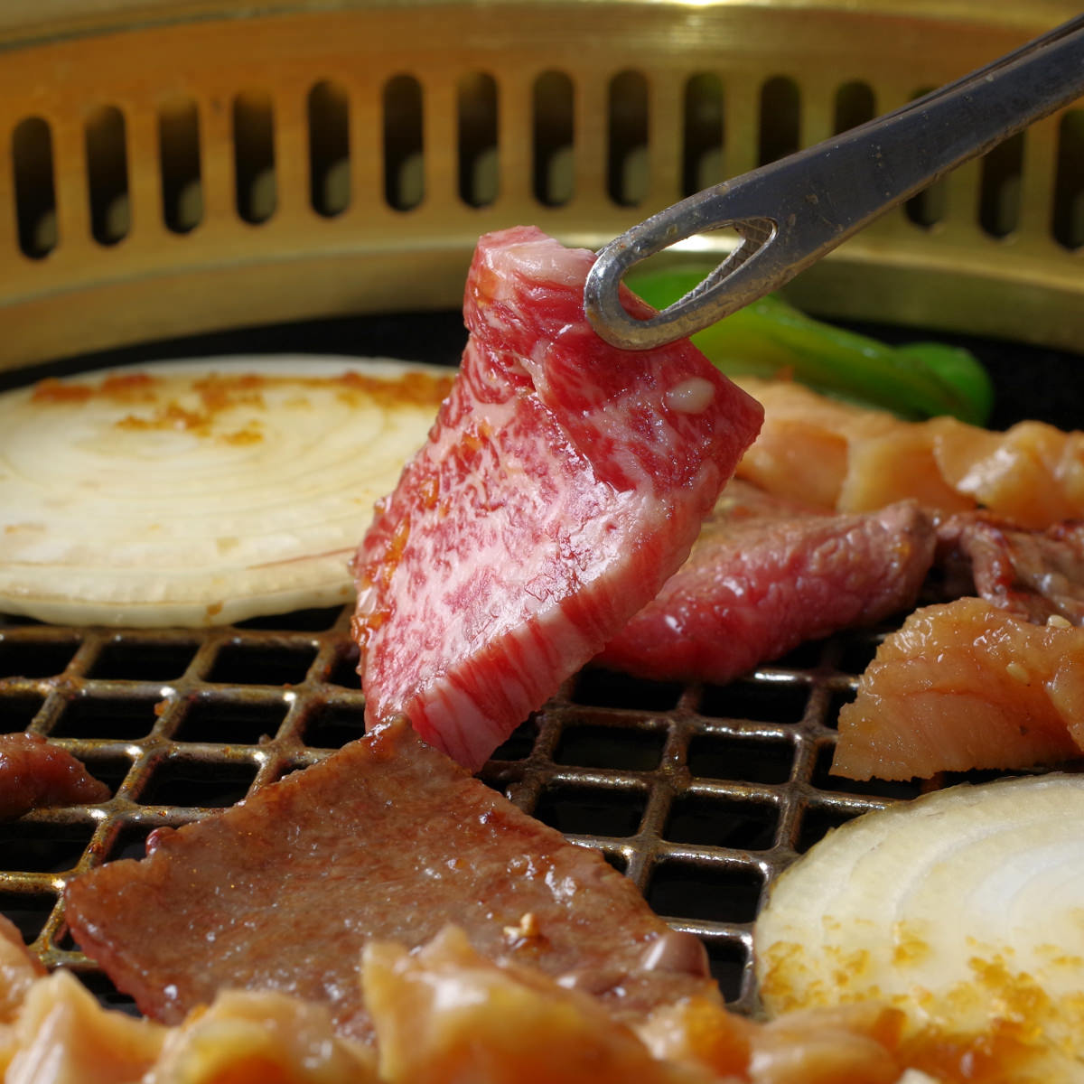 氷温(R)熟成牛 焼肉セット 〔もも・ロース各300g、牛脂×1〕 牛肉