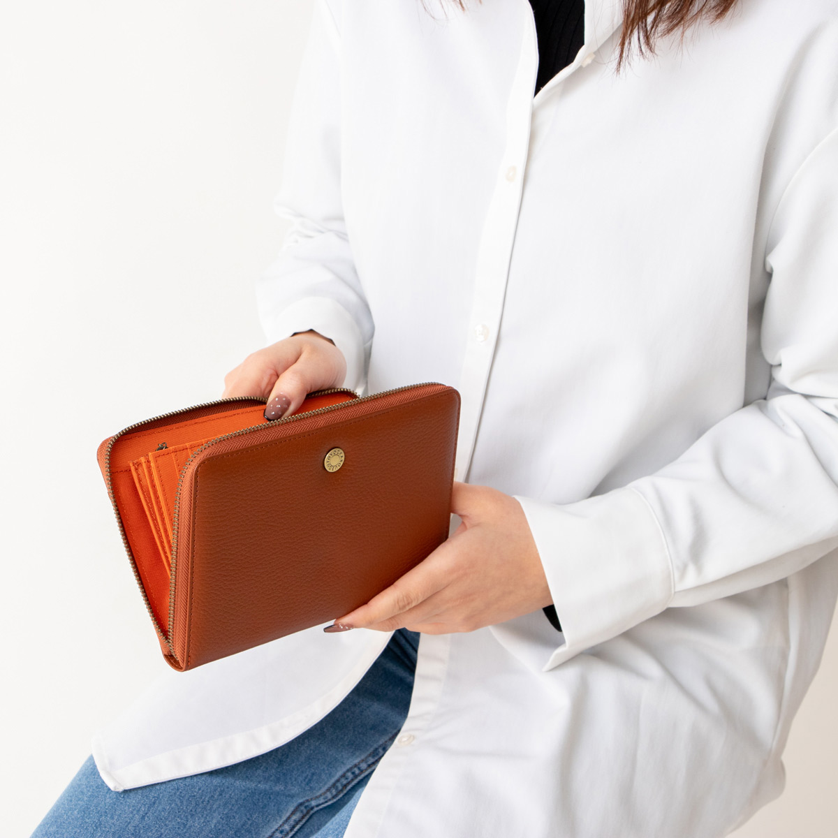 小田清 仕分けが出来る牛革お薬手帳ケース 豊岡工房 〔縦13.5×横20×マチ2cm、270g〕 ケース ブラック