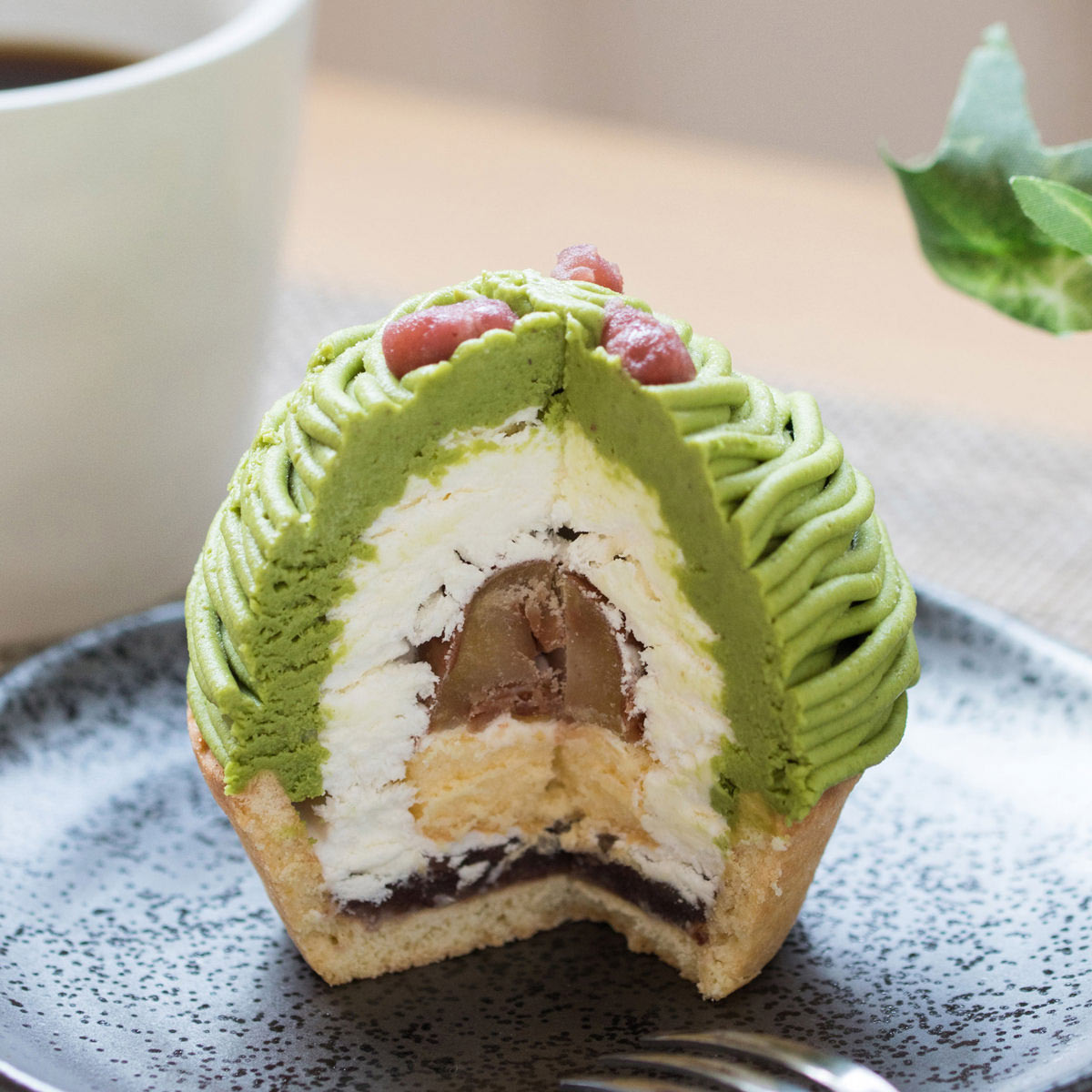 メニークエスト 城川オリジナルモンブラン・抹茶と和栗のモンブラン 〔城川オリジナルモンブラン・抹茶と和栗のモンブラン 各3個〕 モンブラン