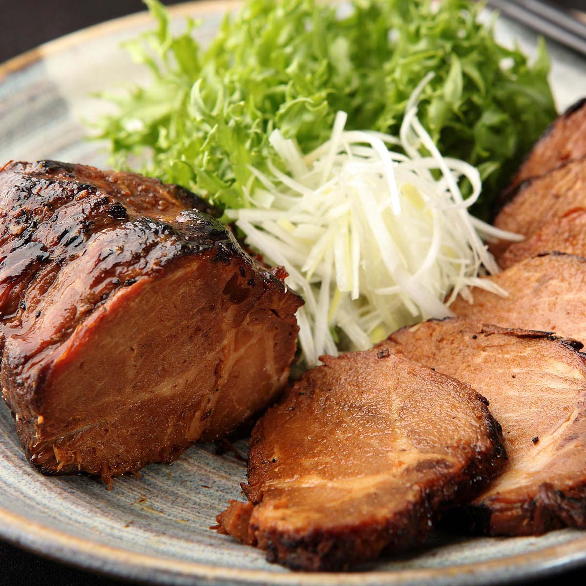 御嵩屋 炭火焼豚 2本入 ギフトセット 〔(焼豚260g、タレ15ml)×2〕 チャーシュー 肉惣菜 冷蔵