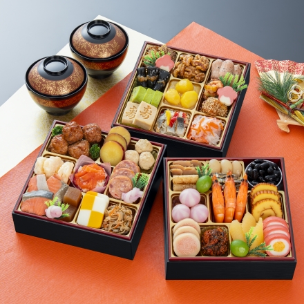 冷蔵おせち 3人前 千賀屋謹製　迎春おせち料理「月華千」和風三段重　【販売終了日：2026年11月30日】