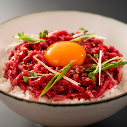 黒毛和牛生ハムユッケ丼セット 200g 中国地方 岡山県 美食うまいもん市場