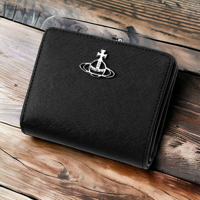 Vivienne Westwood ヴィヴィアンウエストウッド レディース 二つ折り財布 コンパクト がま口 小銭入れ メンズ サフィアーノ 51010020 L001N N402 ブラック 女性 ウォレット ブランド 高級 おしゃれ プレゼント 実用的