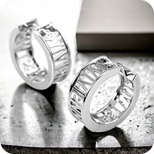 ヴィヴィアン ウエストウッド ピアス メンズ レディース Vivienne Westwood ウエストミンスター WESTMINSTER 真鍮 フープ 両耳用 62030046-02P019 シルバー アクセサリー ビビアン ジュエリー ブランド 高級 おしゃれ プレゼント 男性 実用的 かっこいい