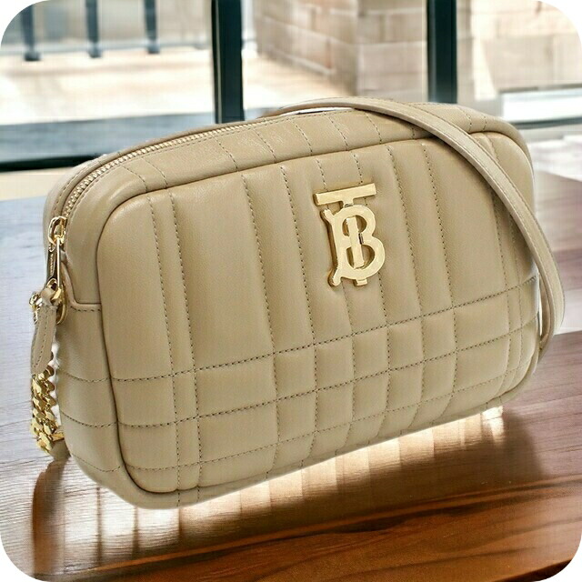 バーバリー 斜め掛けショルダーバッグ レディース BURBERRY レザー イタリア 8063022 OAT BEIGE ベージュ系 バッグ 斜めがけ ブランド 高級 おしゃれ プレゼント 女性 実用的 かわいい
