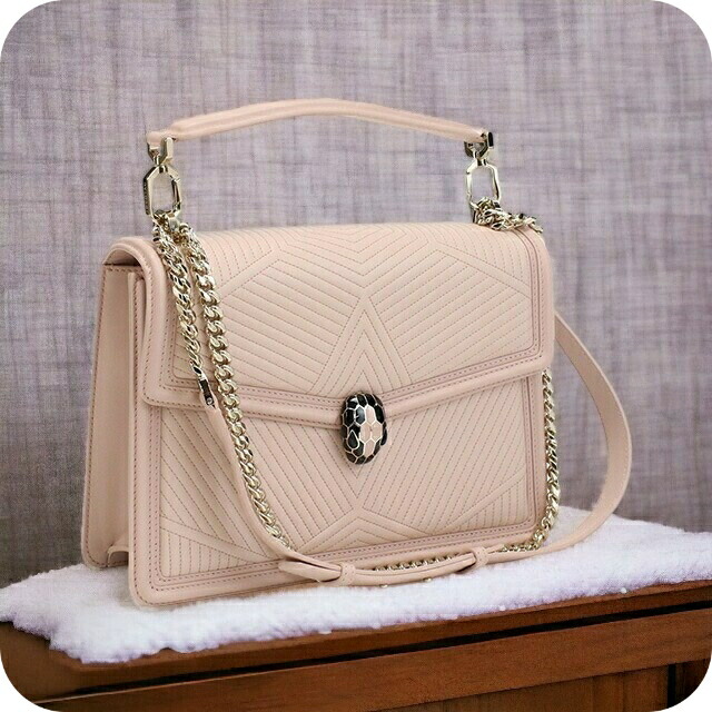 ブルガリ 斜め掛けショルダーバッグ レディース BVLGARI ラム イタリア 287387 ピンク系 バッグ 斜めがけ ブランド 高級 おしゃれ プレゼント 女性 実用的 かわいい