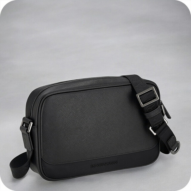 エンポリオ・アルマーニ ショルダーバッグ メンズ EMPORIO ARMANI EM001783-AF13670 ブラック 斜めがけ ブランド 高級 おしゃれ プレゼント 男性 実用的 かっこいい