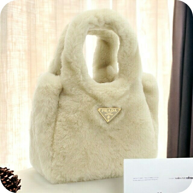 プラダ ハンドバッグ レディース PRADA MONTONE フェイクファー、レザー イタリア 1BA349 ECRU ベージュ系 バッグ 軽量 小さめ 手提げ ブランド 高級 おしゃれ プレゼント 女性 実用的 かわいい