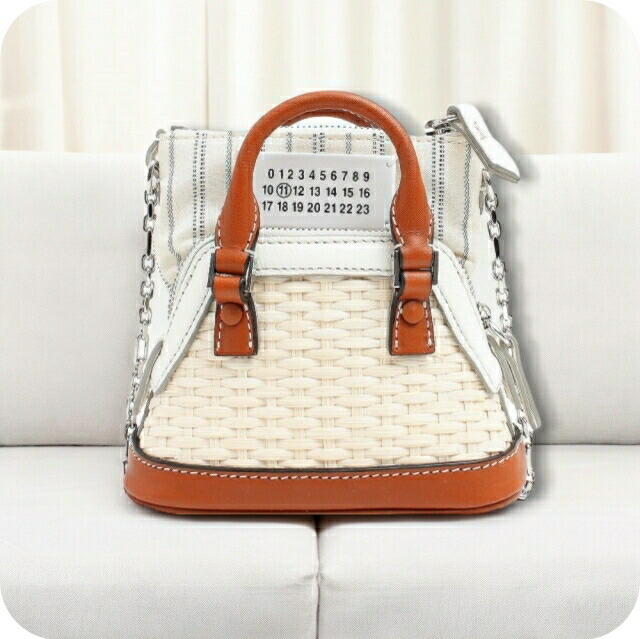 メゾンマルジェラ MAISON MARGIELA クロスボディバッグ SB1WG0032P5352T1003 レディース ホワイト 軽量 小さめ ブランド 高級 おしゃれ プレゼント 女性 実用的 かわいい