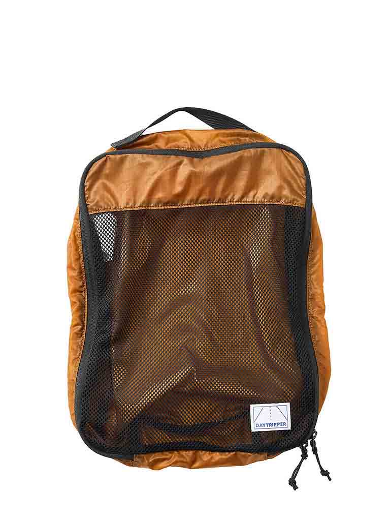 DAYTRIPPER UNISEX PACKING POUCH M 11102 Caramel H35×W26×D8cm