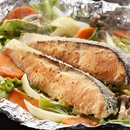 小樽協和食品 北海道 知床羅臼 鮭のちゃんちゃん焼き